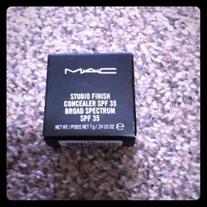 MAC Studio Finish Concealer NW 45